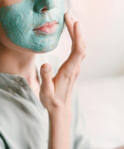 العناية بالبشرة